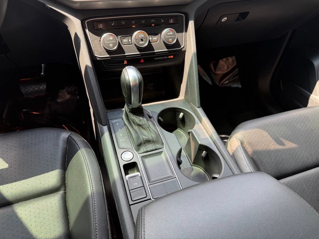Used 2019 Volkswagen Atlas SE w/ Towing Package FWD image 16