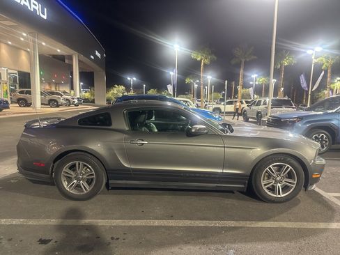 Used 2011 Ford Mustang Premium w/ Comfort Pkg image 3