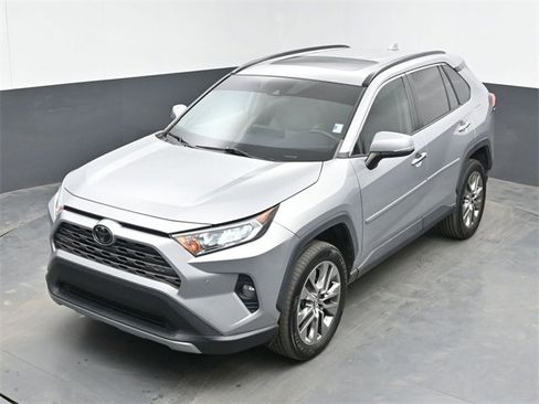 Used 2019 Toyota RAV4 Limited w/ Cold Weather Package image 38
