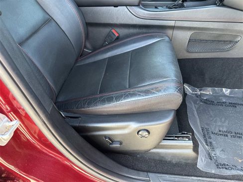 Used 2023 Dodge Durango GT image 32