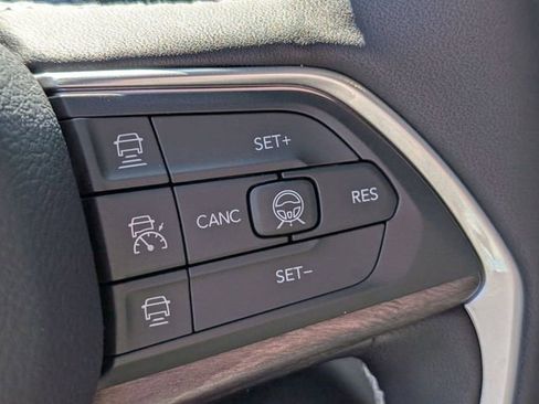 New 2026 Jeep Grand Cherokee Limited image 17