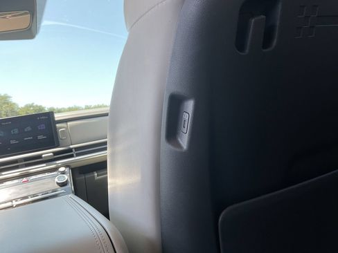 Used 2025 Hyundai Santa Fe SEL AWD/4WD image 14