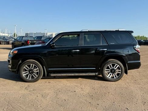Used 2024 Toyota 4Runner Limited AWD/4WD image 2