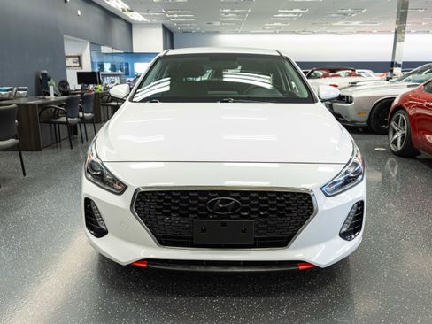 Used 2018 Hyundai Elantra GT FWD image 2