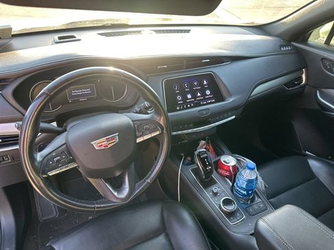 Used 2020 Cadillac XT4 Premium Luxury FWD image 5
