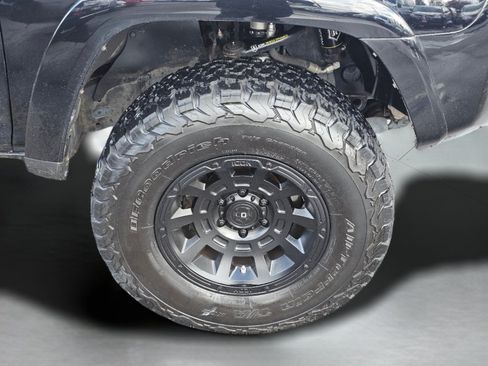 Used 2016 Toyota 4Runner SR5 AWD/4WD image 28