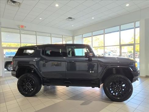 New 2026 GMC Hummer EV SUV image 2