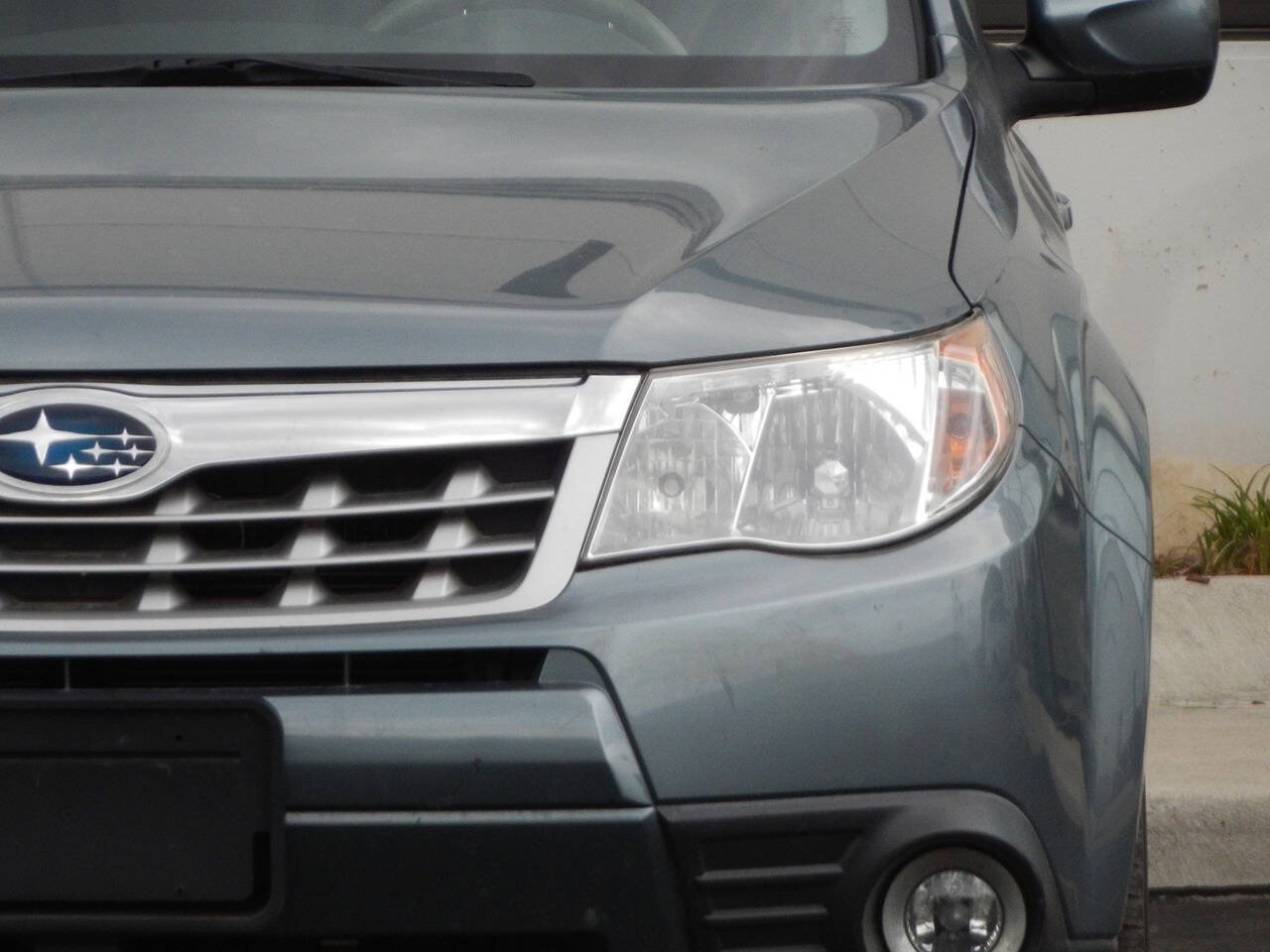 Used 2013 Subaru Forester 2.5X Premium w/ All-Weather Pkg AWD/4WD image 9