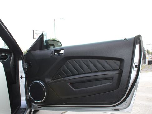 Used 2011 Ford Mustang GT Premium RWD image 13