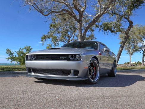 Used 2015 Dodge Challenger SRT Hellcat RWD image 8