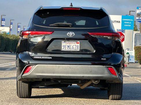 Used 2021 Toyota Highlander XLE image 7