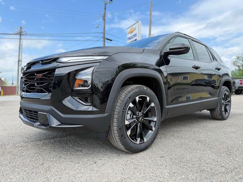 New 2026 Chevrolet Equinox RS w/ Safety and Technology Package AWD/4WD image 2