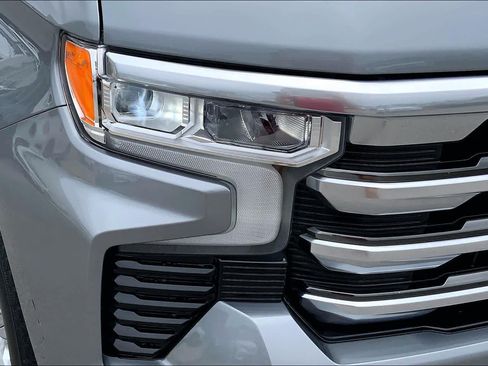 Used 2023 Chevrolet Silverado 1500 High Country w/ High Country Premium Package AWD/4WD image 28
