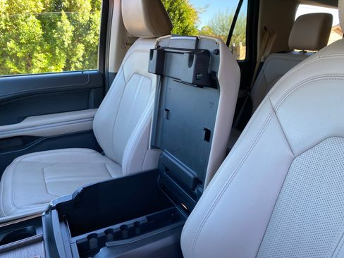 Used 2024 Ford Expedition Limited image 58