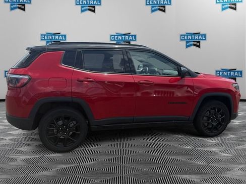 Certified 2023 Jeep Compass Latitude w/ Sun and Sound Group AWD/4WD image 7