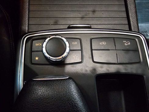 Used 2014 Mercedes-Benz GL 450 4MATIC image 33