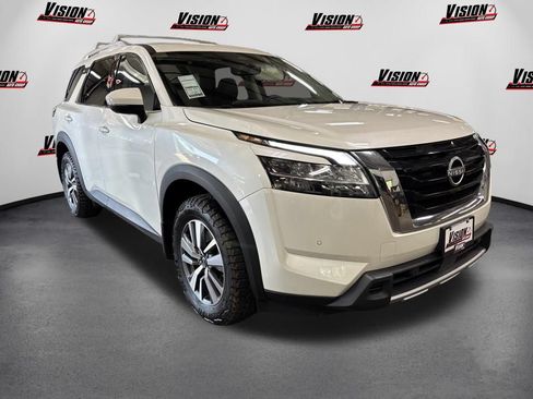 Certified 2024 Nissan Pathfinder SL AWD/4WD image 3