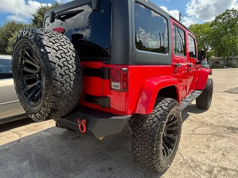 Used 2015 Jeep Wrangler Unlimited Sahara w/ Connectivity Group AWD/4WD image 7