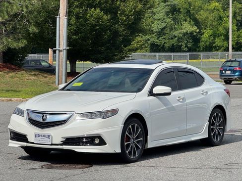 Used 2017 Acura TLX V6 SH-AWD w/ Technology Pkg image 3