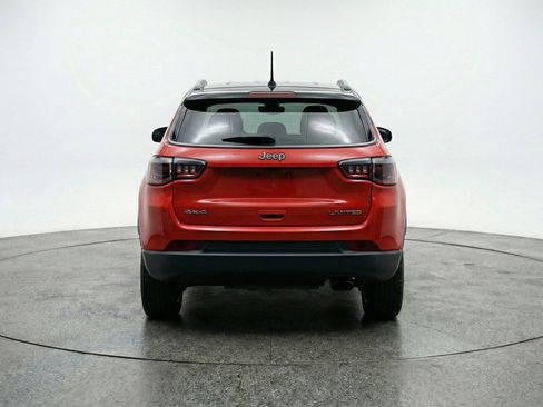 Used 2025 Jeep Compass Trailhawk AWD/4WD image 7