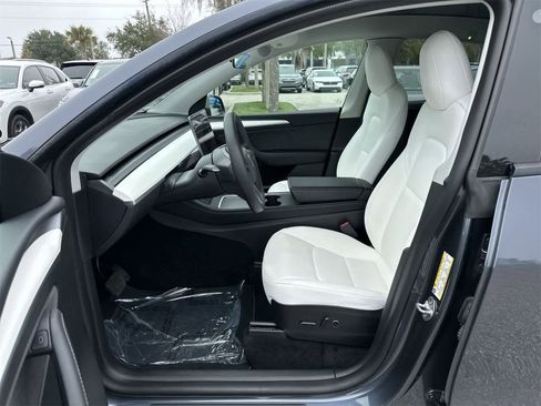 Used 2023 Tesla Model Y Long Range image 2