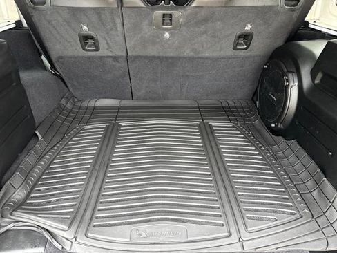 Used 2020 Jeep Wrangler Unlimited Rubicon AWD/4WD image 11