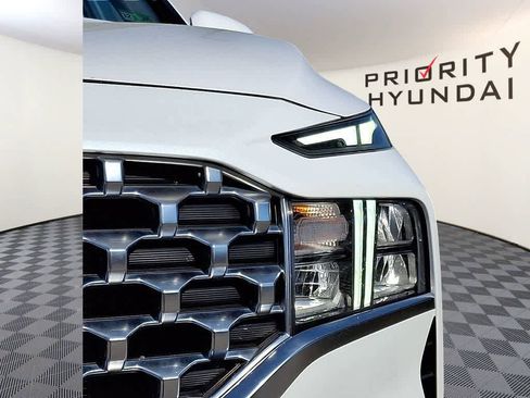 Used 2022 Hyundai Santa Fe SEL w/ Convenience Package FWD image 8