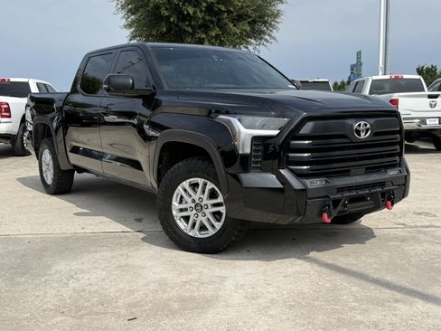 Used 2025 Toyota Tundra SR5 w/ SR5 Convenience Package AWD/4WD image 2