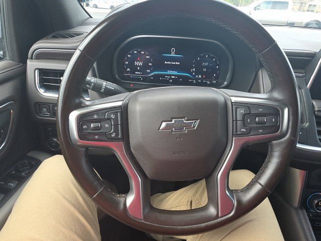 Used 2023 Chevrolet Suburban Z71 w/ Luxury Package AWD/4WD image 16