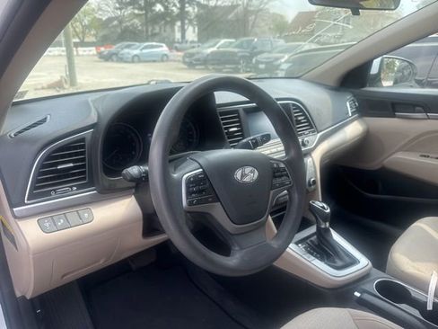 Used 2018 Hyundai Elantra SEL image 10
