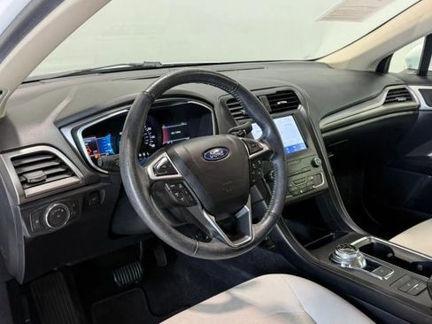 Used 2020 Ford Fusion SE w/ Equipment Group 151A image 12