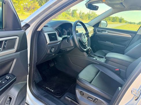 Used 2019 Volkswagen Atlas SE FWD image 12