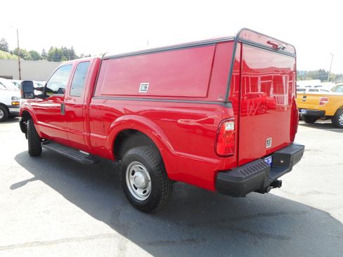Used 2014 Ford F250 XL w/ Power Equipment Group AWD/4WD image 8