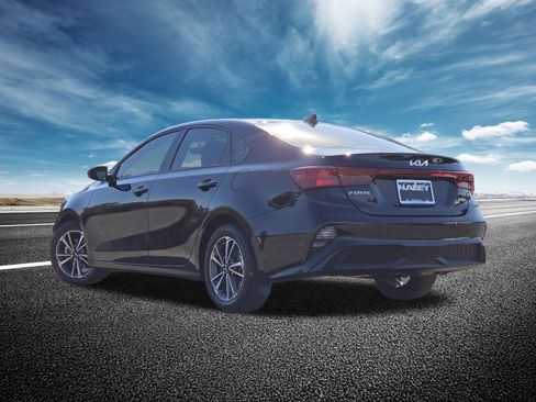 Used 2023 Kia Forte LXS image 13