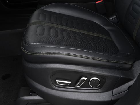 Used 2024 Rivian R1S Adventure image 29