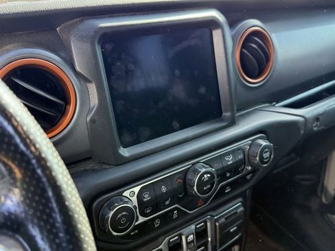 Used 2020 Jeep Gladiator Mojave AWD/4WD image 5