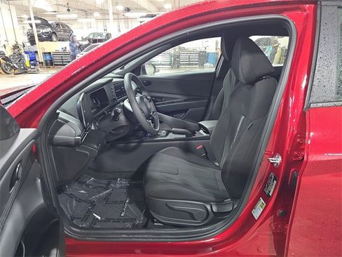 New 2025 Hyundai Elantra Sport image 11