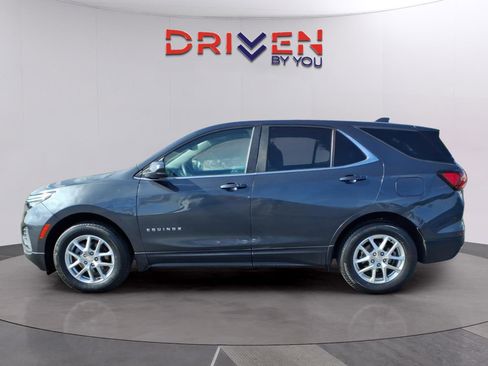 Used 2023 Chevrolet Equinox LT image 2