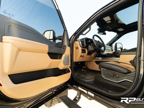 Used 2023 Ford F450 Lariat w/ FX4 Off-Road Package image 39