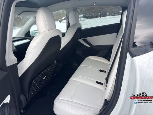 Used 2021 Tesla Model Y Long Range image 23