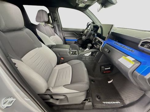 New 2025 Toyota Tacoma TRD Off-Road AWD/4WD image 25