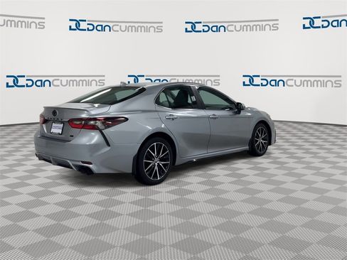 Used 2023 Toyota Camry SE image 8