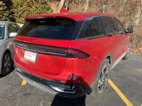 Certified 2025 Lincoln Nautilus Premier w/ Equipment Group 102A image 4