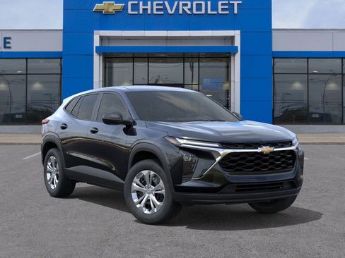 New 2026 Chevrolet Trax LS image 7