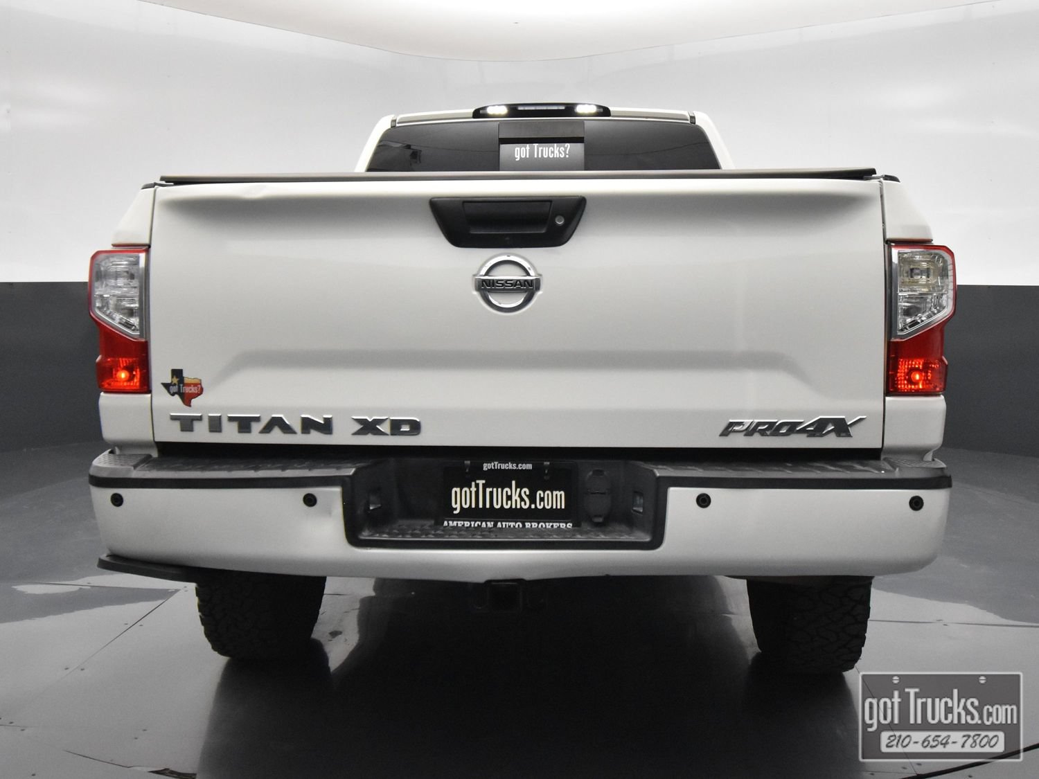 Used 2018 Nissan Titan PRO-4X w/ Pro-4x Utility Package AWD/4WD image 6