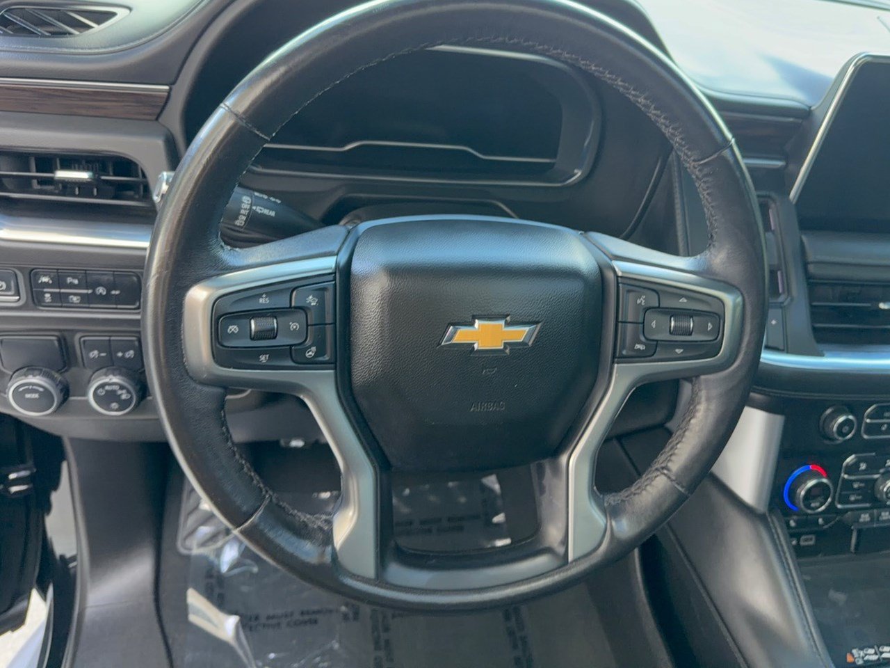 Used 2023 Chevrolet Tahoe LT w/ Luxury Package RWD image 10