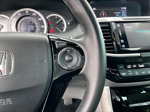 Used 2017 Honda Accord EX-L image 25
