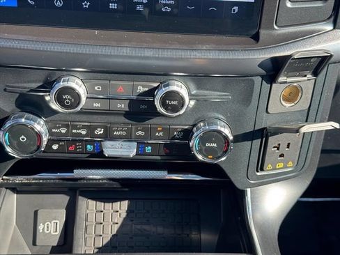 Used 2025 Ford F150 Raptor AWD/4WD image 21