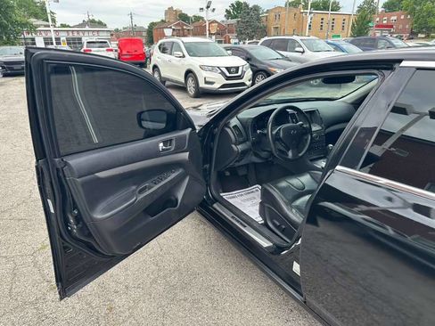 Used 2015 INFINITI Q40 w/ Moonroof Package RWD image 9