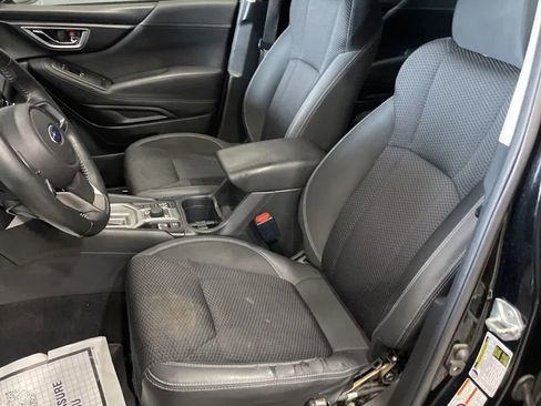 Used 2019 Subaru Forester Premium image 11